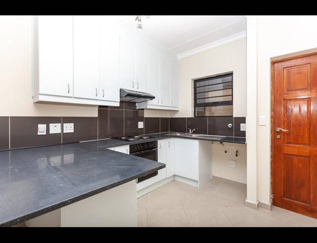 2 BEDROOM APARTMENT SOLD IN BURGUNDY ESTATE